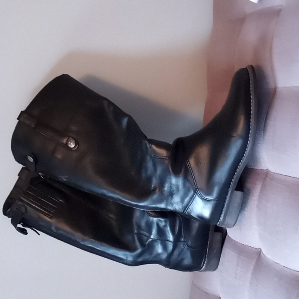 Black boots